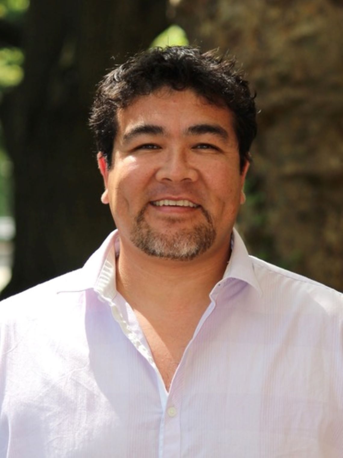 Dr. Andreas Chavez